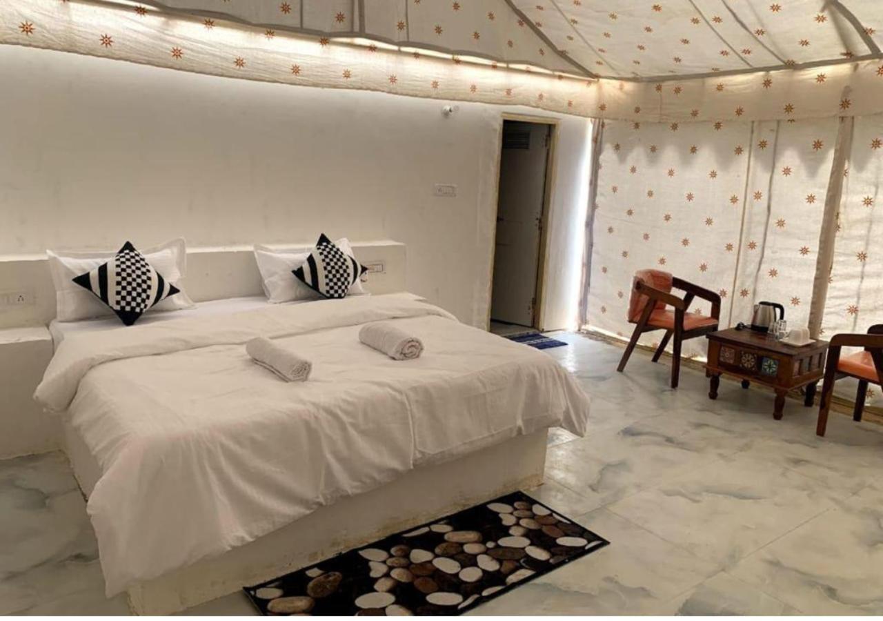 Saffron Heritage Desert Camp Jaisalmer Habitación foto